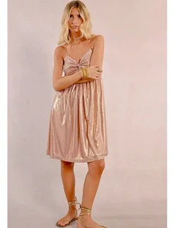 Vestido corto de tirantes en tejido brillante
