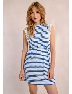 Vestido corto sin manga con estampado