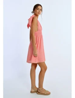 Vestido corto sin manga con lazada