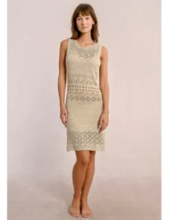 Vestido corto sin manga en punto calado