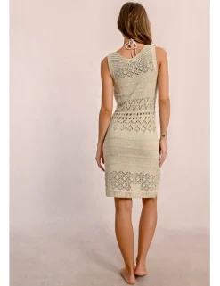 Vestido corto sin manga en punto calado