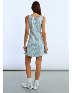 Vestido corto vaquero sin manga con lentejuelas