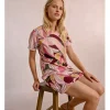 Vestido de manga corta con estampado