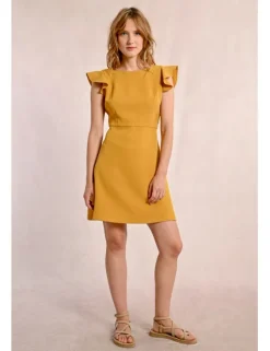 Vestido de manga corta con volantes