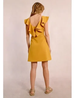 Vestido de manga corta con volantes