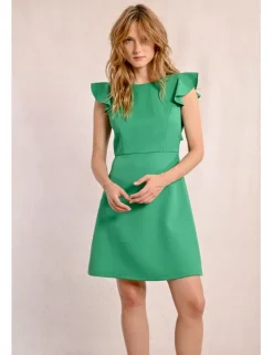Vestido de manga corta con volantes