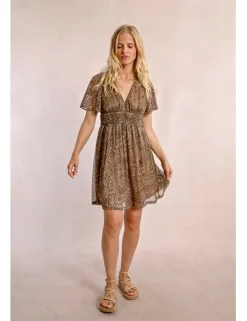 Vestido de manga corta con estampado y abertura