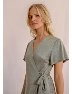 Vestido de manga corta con lazada y volantes