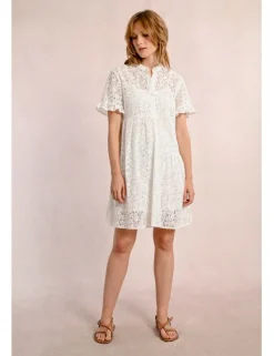 Vestido de manga corta detalle flores