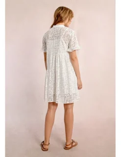 Vestido de manga corta detalle flores