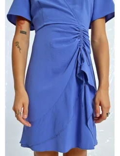 Vestido de manga corta drapeado