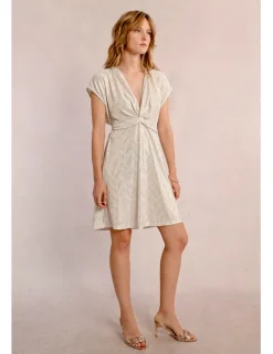 Vestido de manga corta en tejido brillante