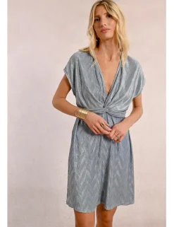 Vestido de manga corta en tejido brillante