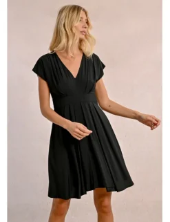 Vestido de manga corta plisado