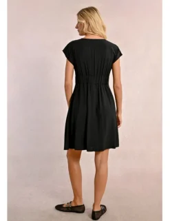 Vestido de manga corta plisado