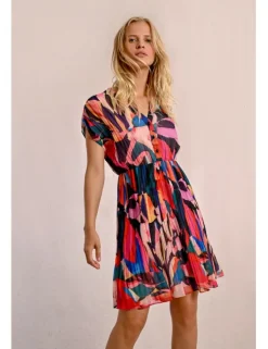 Vestido de manga corta plisado