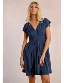 Vestido de manga corta plisado