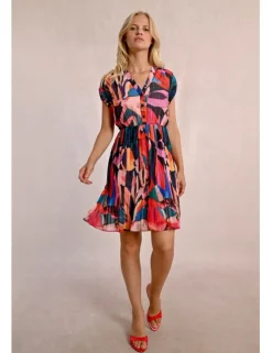 Vestido de manga corta plisado