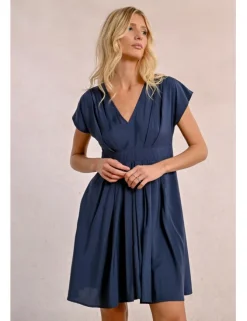 Vestido de manga corta plisado