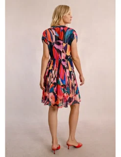 Vestido de manga corta plisado