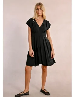 Vestido de manga corta plisado