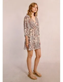 Vestido de manga mariposa con estampado y volantes