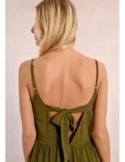 Vestido de tirantes con volantes y lazada