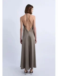 Vestido largo con escote halter en tejido satinado