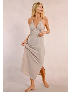Vestido largo con escote de pico en tejido brillante