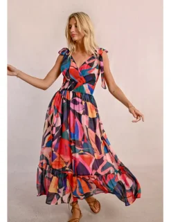 Vestido largo con estampado y volantes
