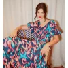 Vestido largo con pliegues y estampado multicolor
