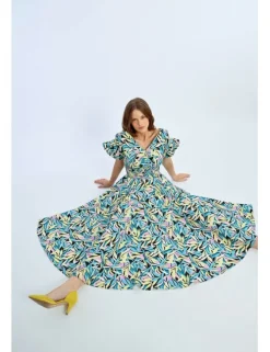 Vestido largo con pliegues y estampado floral