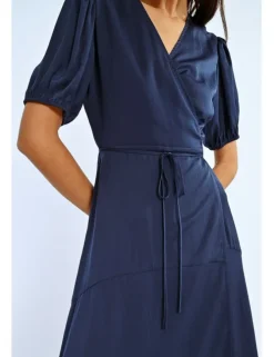 Vestido largo cruzado bajo asimétrico