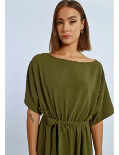 Vestido largo de manga corta con lazada y volantes