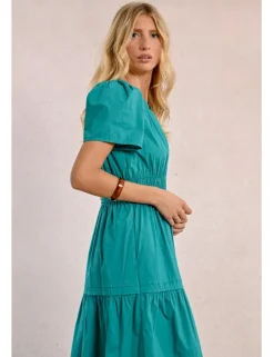 Vestido largo de manga corta con volantes