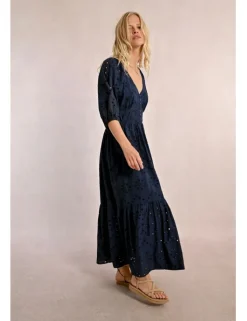 Vestido largo de manga corta en tejido calado