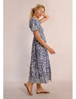 Vestido largo de manga corta con estampado