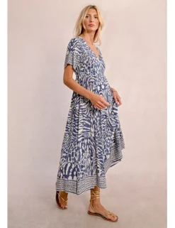 Vestido largo de manga corta con estampado