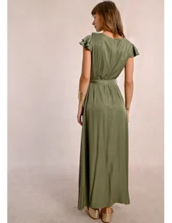 Vestido largo de manga corta y volantes