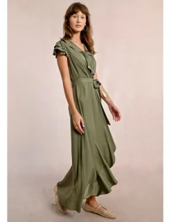 Vestido largo de manga corta y volantes