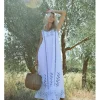 Vestido largo de tirantes con detalles bordados