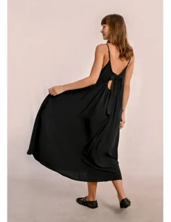 Vestido largo de tirantes y lazada
