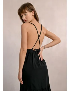 Vestido largo de tirantes con volantes