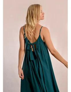 Vestido largo de tirantes y lazada