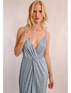 Vestido largo de tirantes en tejido brillante