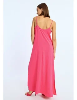 Vestido largo de tirantes finos