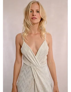 Vestido largo de tirantes en tejido brillante