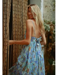 Vestido largo de tirantes finos con estampado