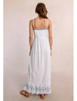 Vestido largo de tirantes con detalles bordados