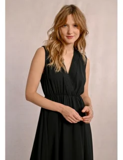 Vestido largo sin manga asimétrico
